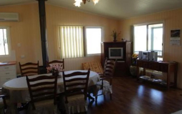 Lee Farm Stay Cottages