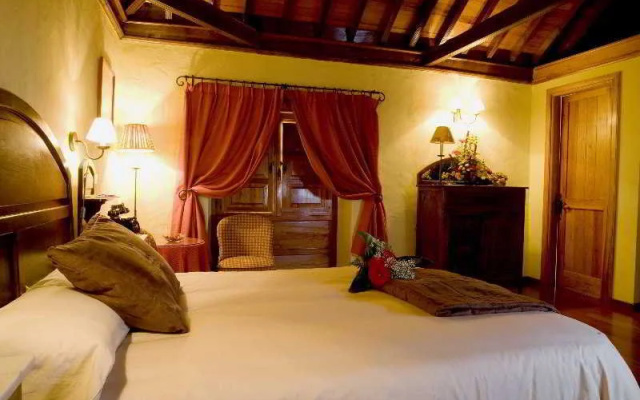 Отель Rural Casa de los Camellos