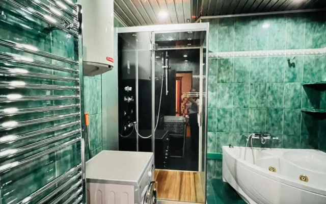 SPACIOUS Apt in Yerevan with JACUZZI Near Opera