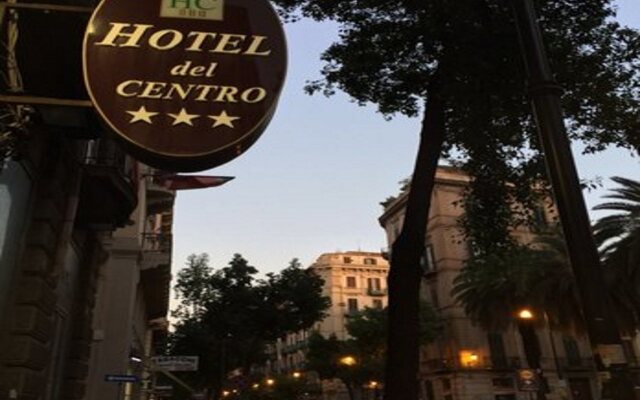 Hotel del Centro вид на фасад