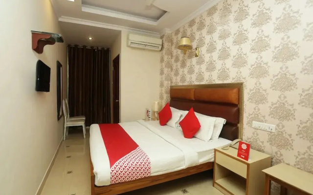 Grest Hotel by OYO Rooms