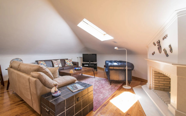 Grand Parliament Duplex by Homing