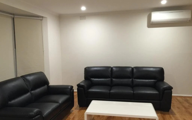 Ivy Units Glen Waverley