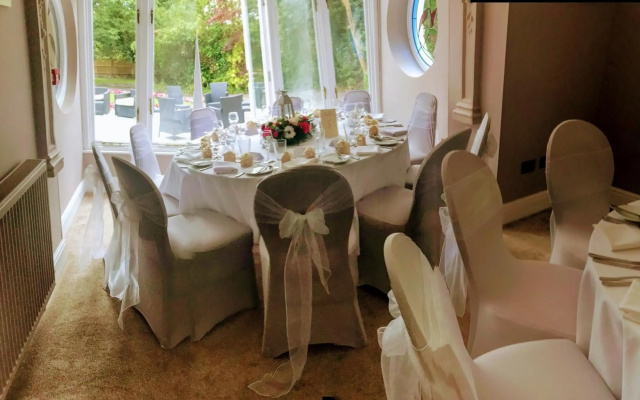 Llwyn Country House