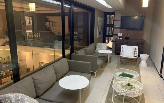 Luxe Life House