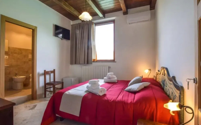 Apartment Near Mount Etna With Hot Tub