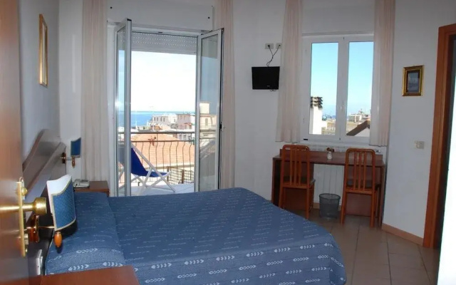 Hotel Tritone