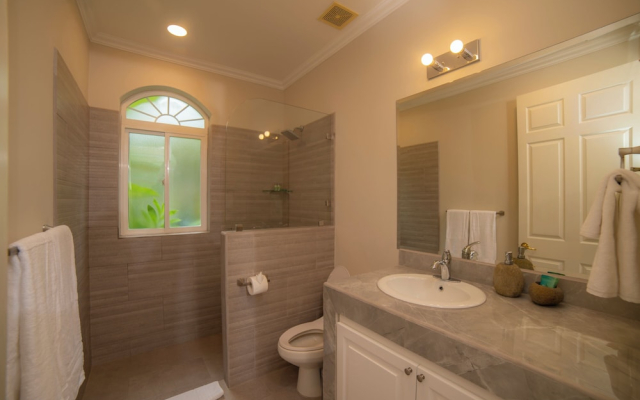 Colina 8F 2 bdr Garden View in Los Suenos