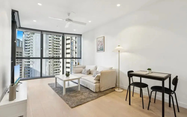 Brisbane 1BR With Pool, Spa, Sauna and Balcony