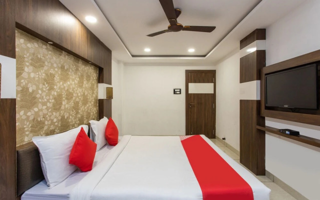 OYO 8977 Hotel Rajnandani Residency