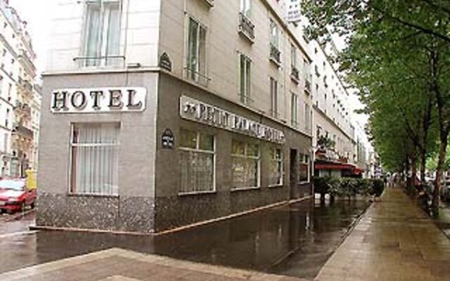 Petit Palace Hotel вид на фасад