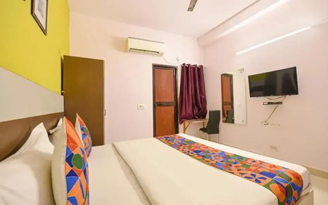 FabHotel Royal Discovery