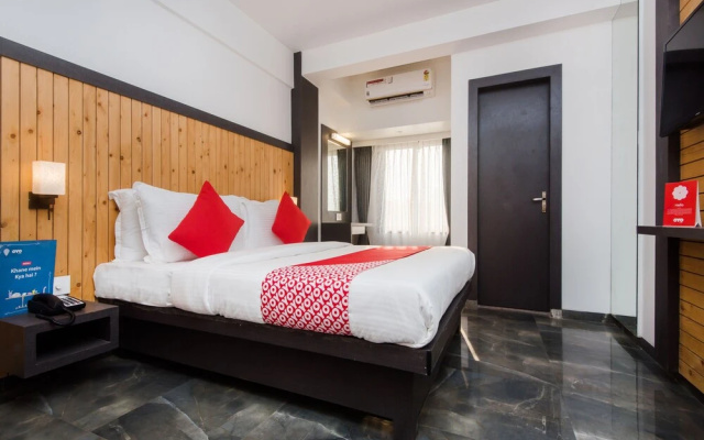 OYO 13089 Hotel Gold Crest