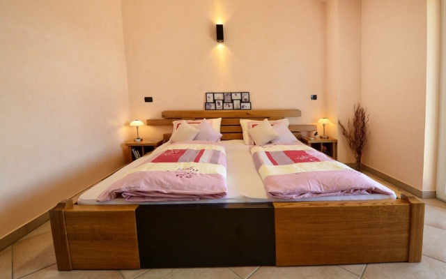 Cozy Holiday Home in Rogovici With Swimming Pool