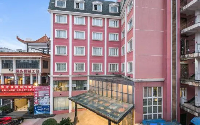 Oriental Roman Holiday Hotel