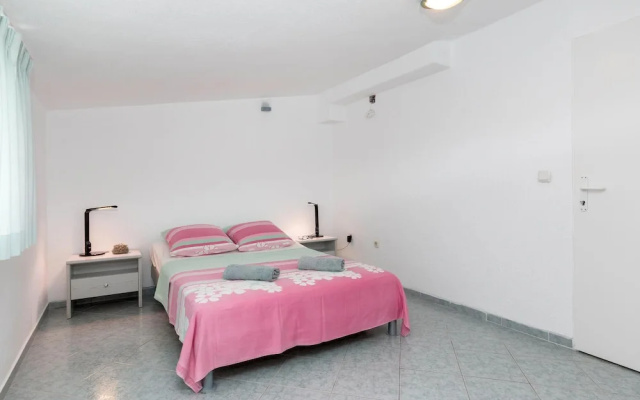 Awesome Home in Stinjan With Wifi and 1 Bedrooms