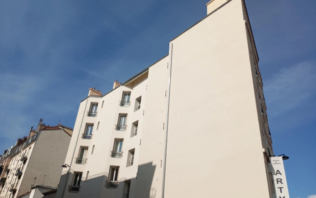 Arty Paris Porte de Versailles by River - Hostel