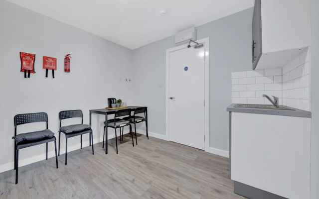 Lovely 1-bed Studio in West Drayton