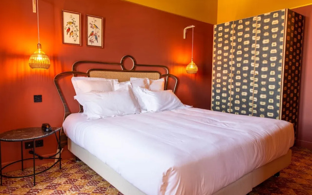 Le Petit Hotel