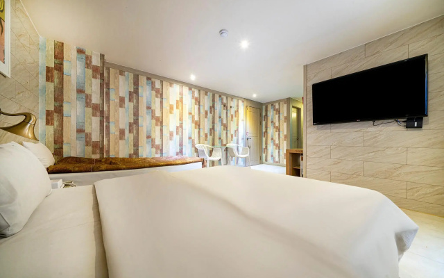 Fiona Hotel