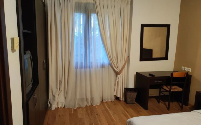 Ampelos Hotel