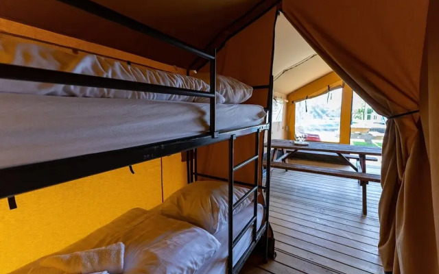 Safari Tent in Heeg by the Marina