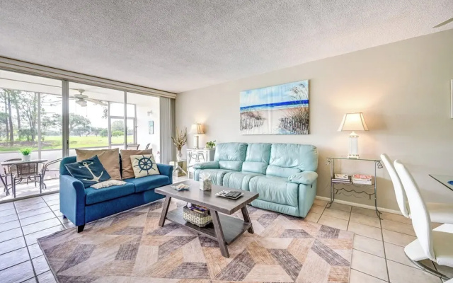 Sunny Sarasota Oasis w/ Private Screened Lanai