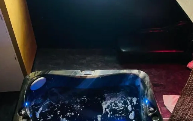 Mieuxqualhotel jacuzzi privatif Love room