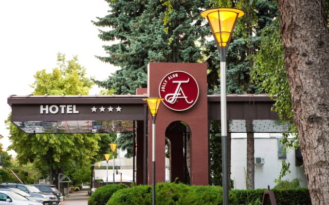 «Джолли Алон» Молдавия, Кишинёв - отзывы, цены и фото номеров - забронировать гостиницу «Джолли Алон» онлайн вид на фасад