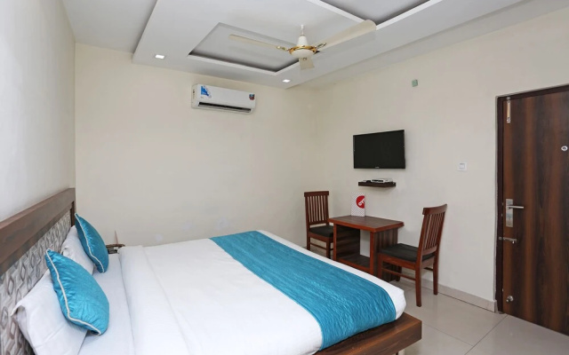 OYO 8590 Hotel Sea