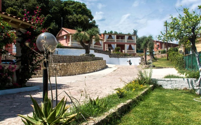 Fouxia Apartments and Studios