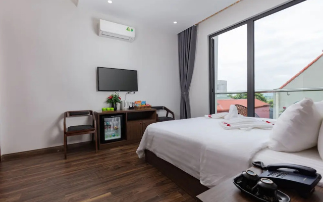 Airport Classic Hotel & Travel
