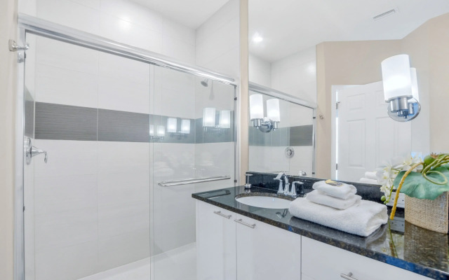 1445RETREAT , Clermont , US