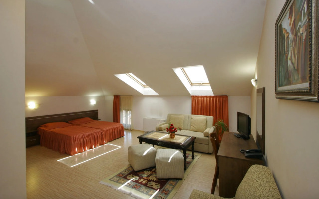Alafrangite Hotel