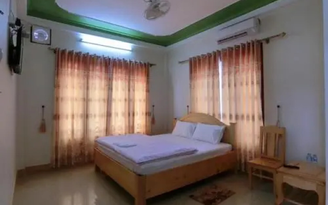 Phoudy 2 Guesthouse