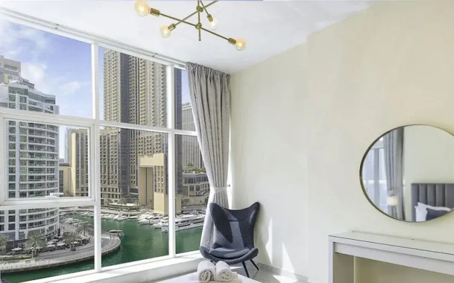LUX  The Continental Marina Suite