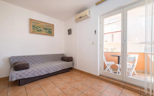 Apartment Near Supermarket Milo