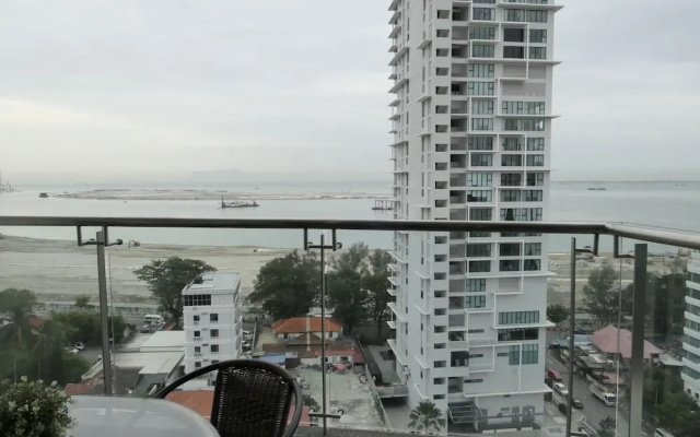 Gurney Seafront Supercondo 4B Penthouse