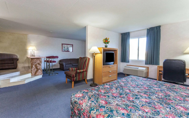 American Inn and Suites Dundee
