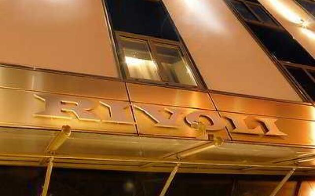 Hotel Rivoli вид на фасад