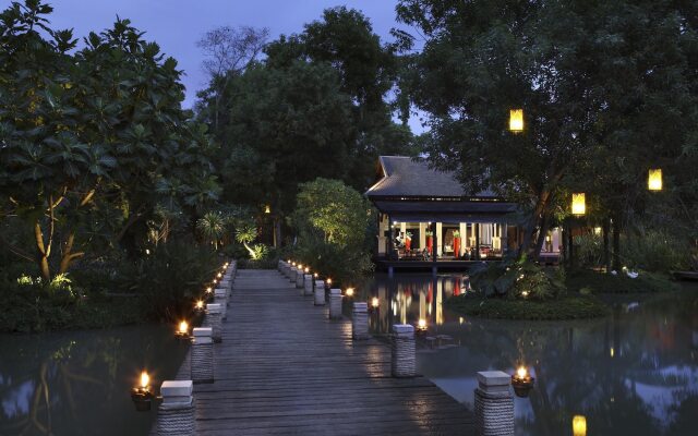 Отель Anantara Mai Khao Phuket Villas пляж Май Кхао вид на фасад
