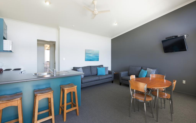 Beach House Motel