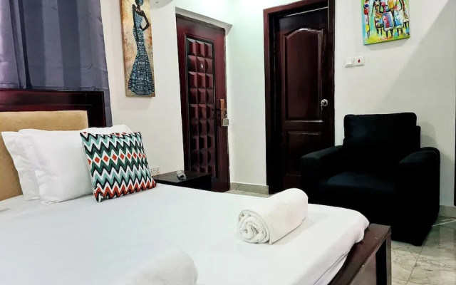 Charming Quiet & Cozy Close to Highway