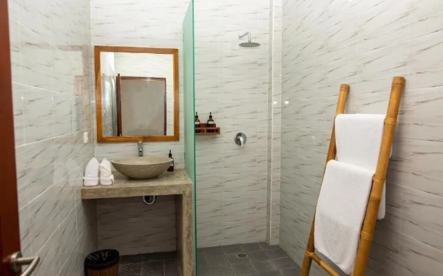 Frangipani House And Spa By Ecommerceloka