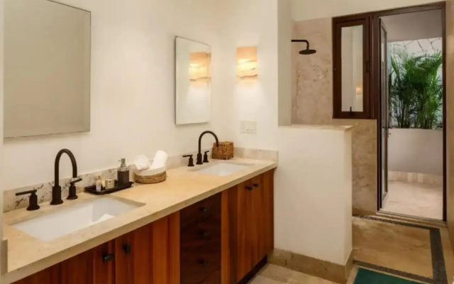 Casa Buena Vista - Beach Front - Villa in Sayulita