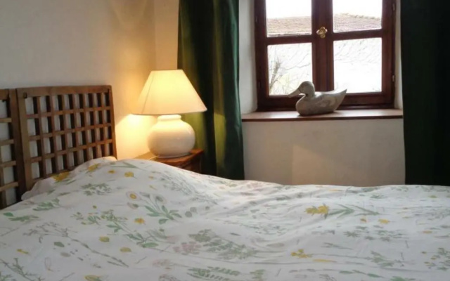 Gîte Essertines-en-Donzy, 5 pièces, 10 personnes - FR-1-496-200