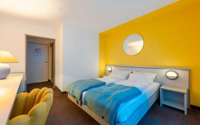Hessenland Hotel by Stay Awesome
