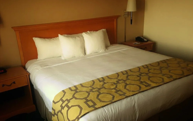 Baymont Inn & Suites Indianapolis Northeast