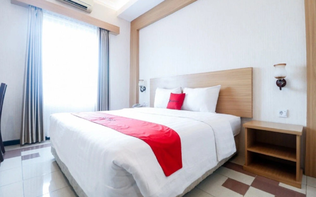 RedDoorz Plus near Senopati 2