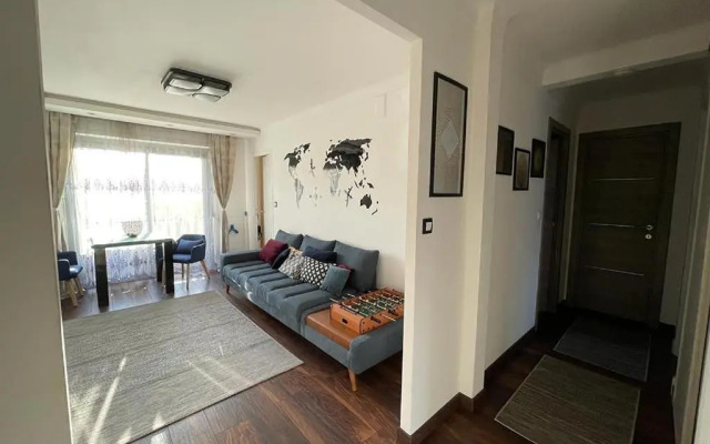 Charming AC 2-bedroom apartment Antibes city center family, couples friendly